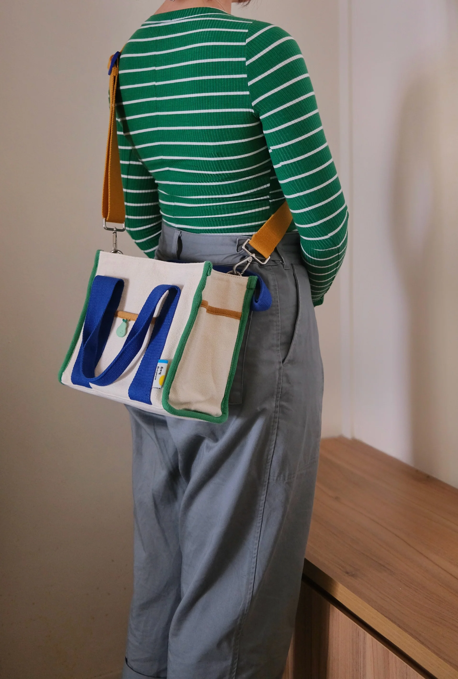 No.1 Medium Tote Bag v3 - Image 4