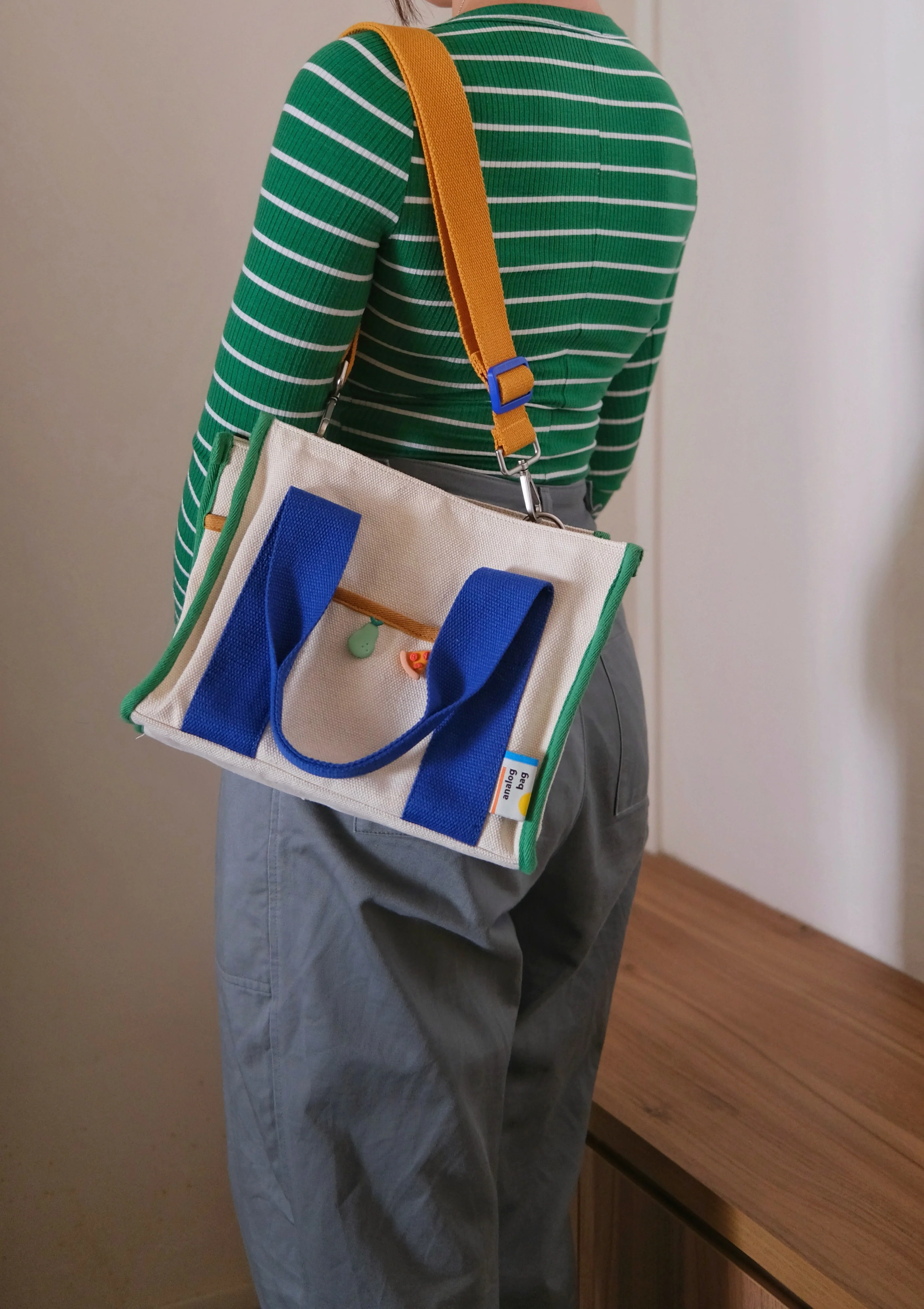 No.1 Medium Tote Bag v3 - Image 5
