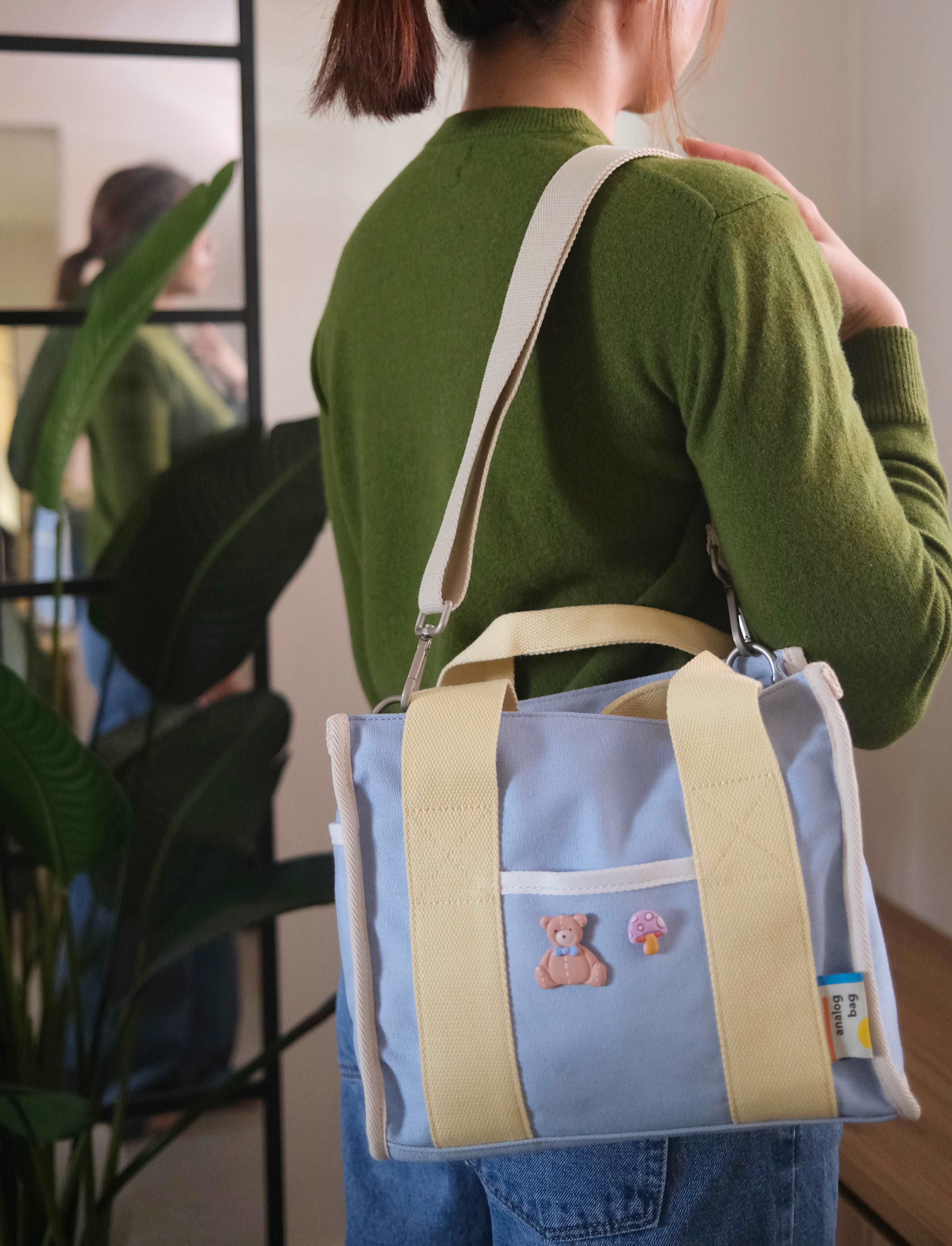 No.17 Medium Tote Bag v3 - Image 6