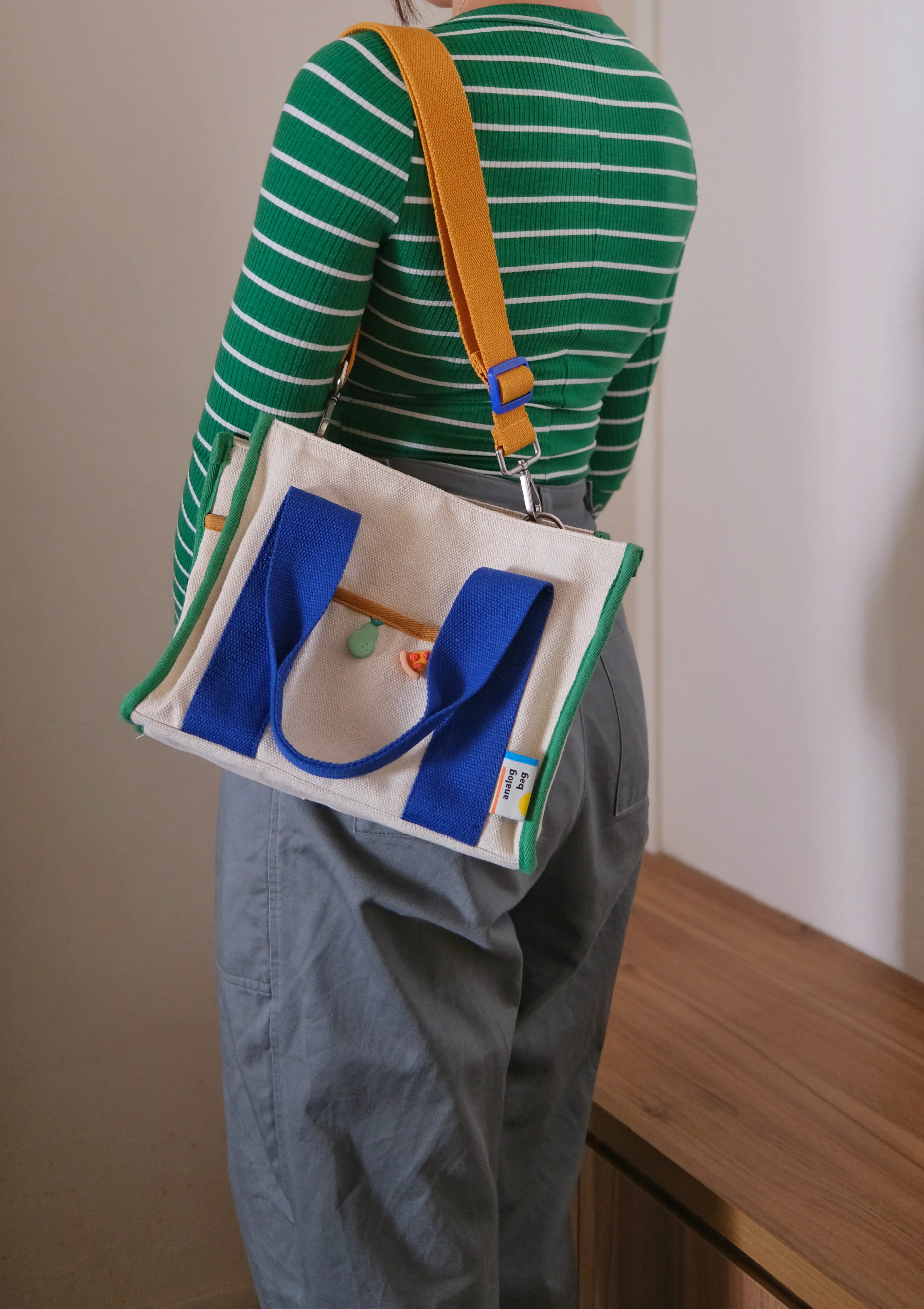 Analog No.20 Medium Tote Bag (Limited Edition) - Image 5