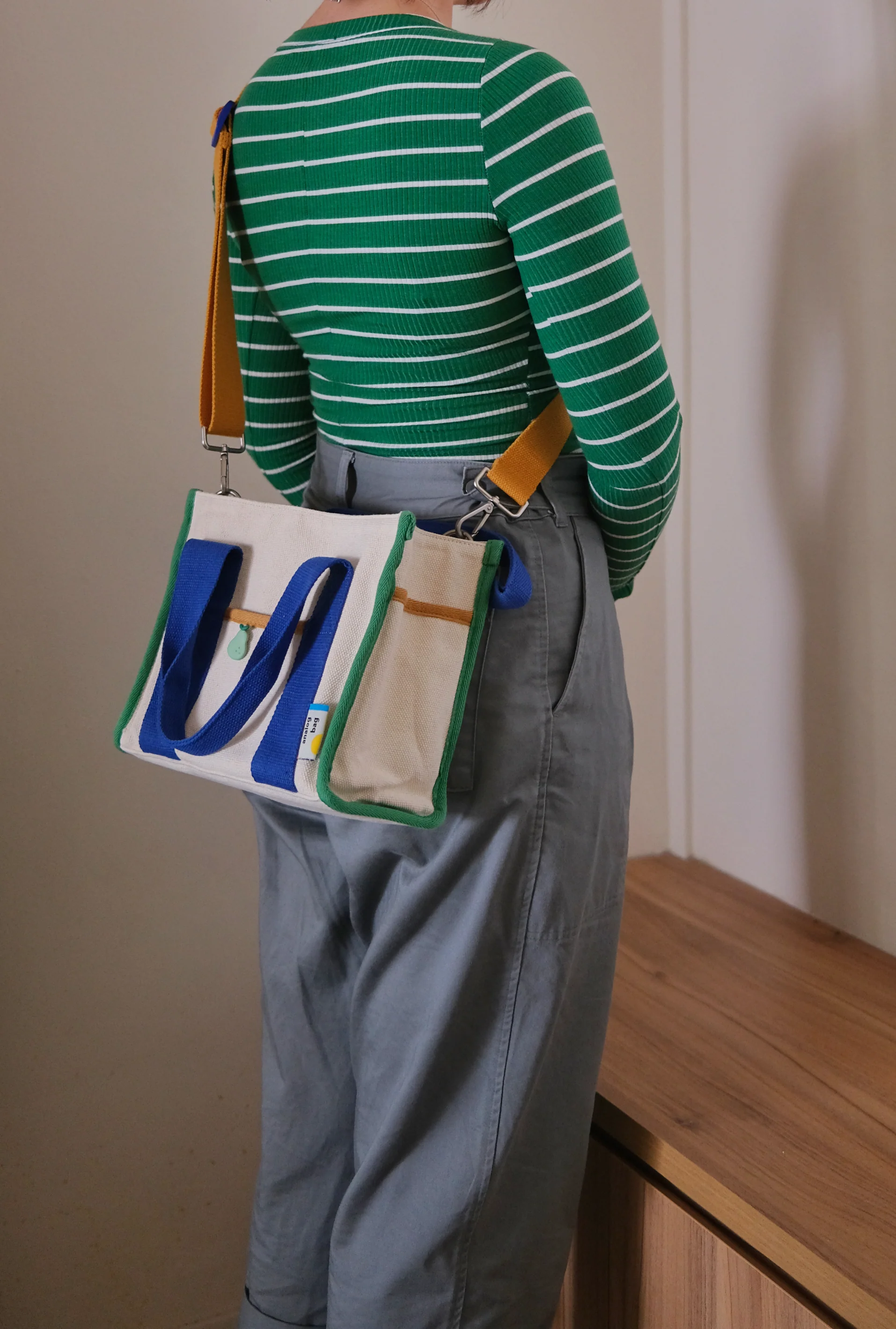 Analog No.21 Medium Tote Bag (Limited Edition) - Image 3