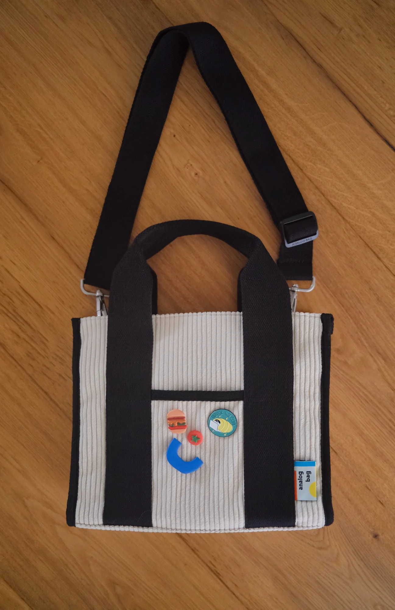 Analog No.30 Medium Tote Bag - Image 17