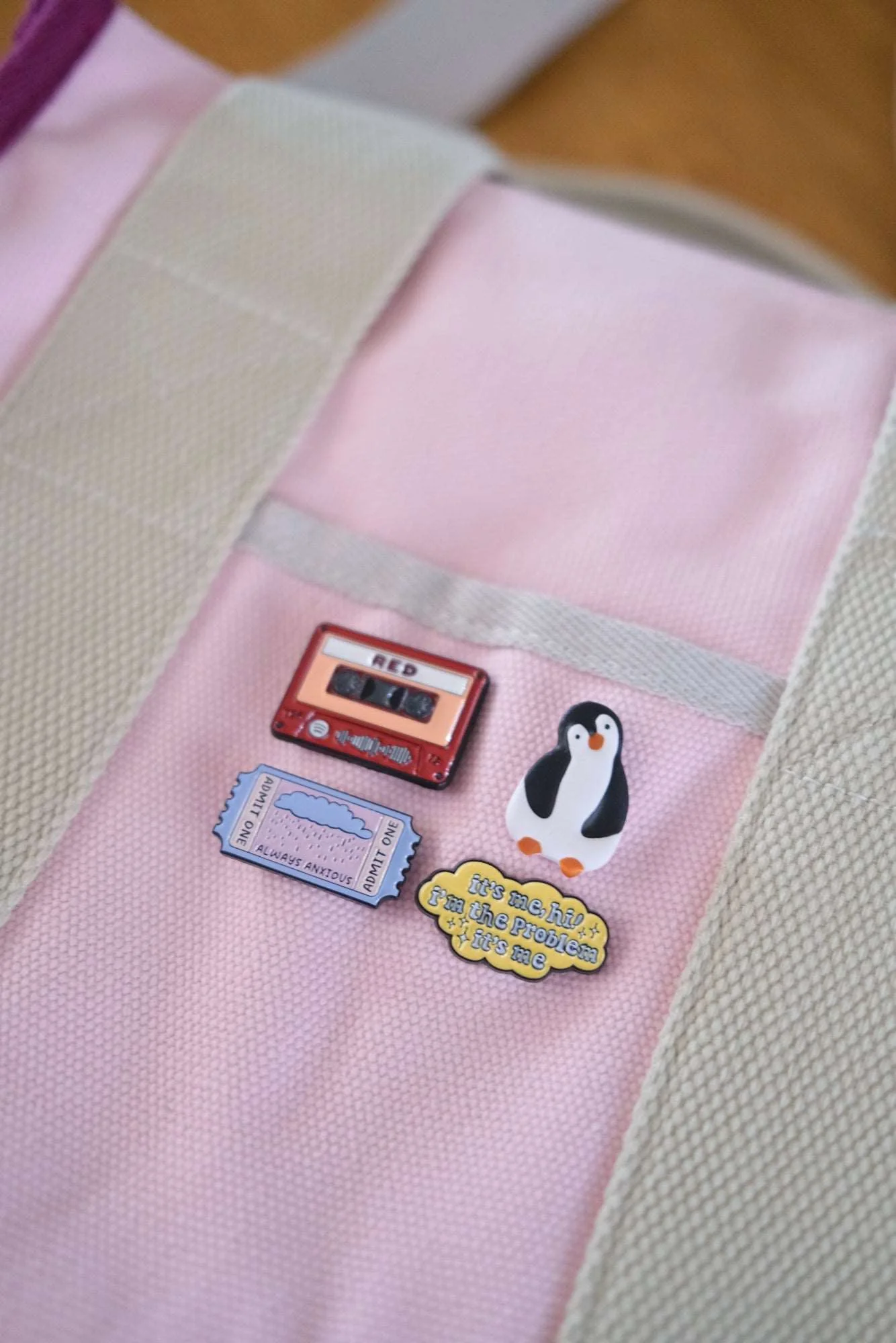 "It's me, hi!" Enamel Pin - Image 7